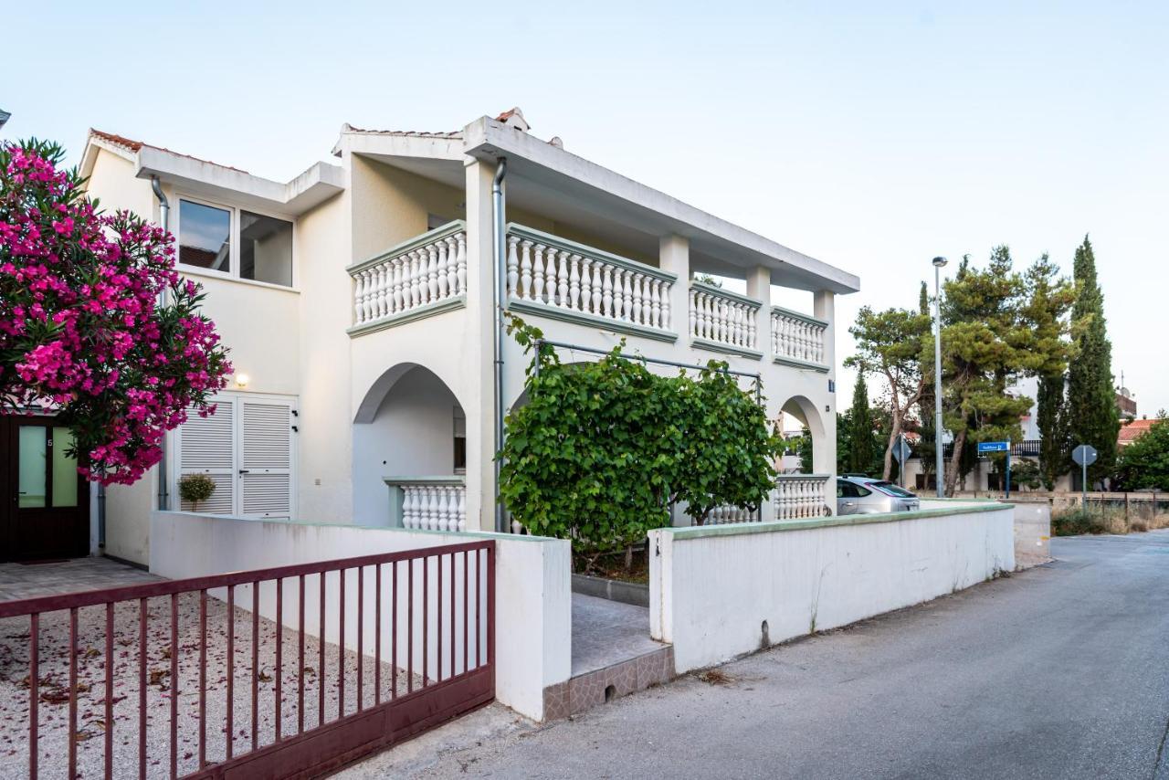 Magnolia Apartmani Vodice Exteriör bild